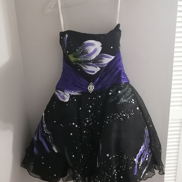 Alyce Designs Hand Painted Floral Black Dress - Picture 2 of 7